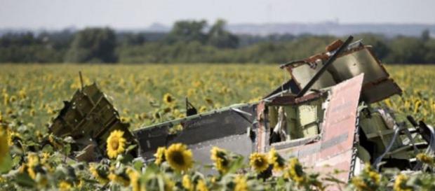 Szczątki samolotu MH17 - spitsnieuws.nl Szczątki samolotu MH17 - spitsnieuws.nl