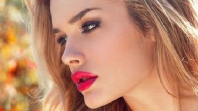 Il rossetto rosso e mat &egrave; un must del 2016