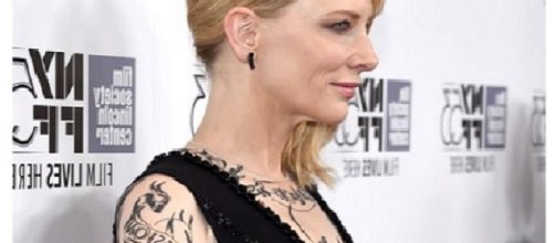 Cate Blanchett con tattoo finti a New York