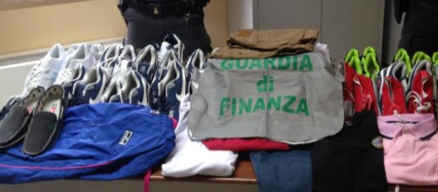I prodotti sequestrati dalla Guardia di finanza I prodotti sequestrati dalla Guardia di finanza