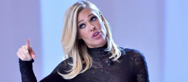 Ilary Blasi con una tutina provocante a 'Le Iene' Ilary Blasi con una tutina provocante a 'Le Iene'