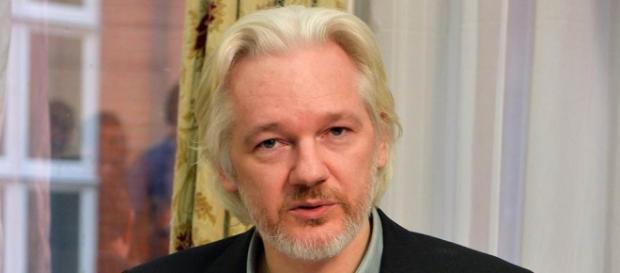 Tolta sorveglianza permanente ad Assange Tolta sorveglianza permanente ad Assange