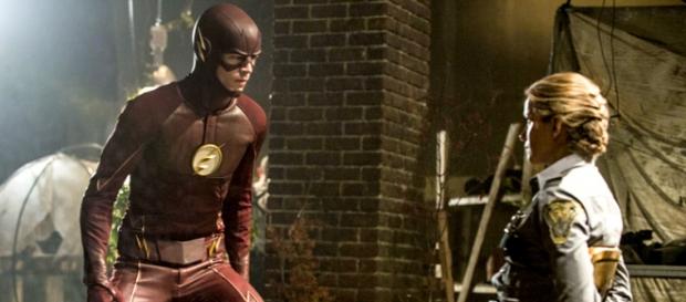 Barry Allen e Patty Spivot in The Flash 2x02 Barry Allen e Patty Spivot in The Flash 2x02
