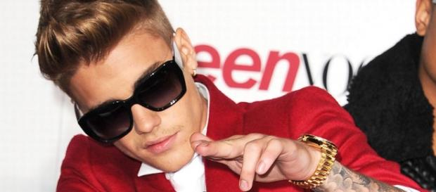 Justin Bieber cumpre serviço comunitário. Justin Bieber cumpre serviço comunitário.
