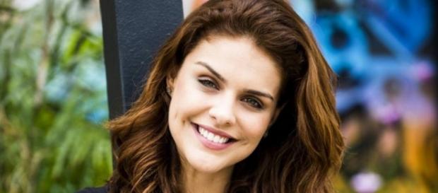 Paloma Bernard é ignorada por reportagem da Globo Paloma Bernard é ignorada por reportagem da Globo