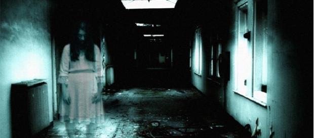 Ritualul "căsătoriei între fantome" Ritualul "căsătoriei între fantome"