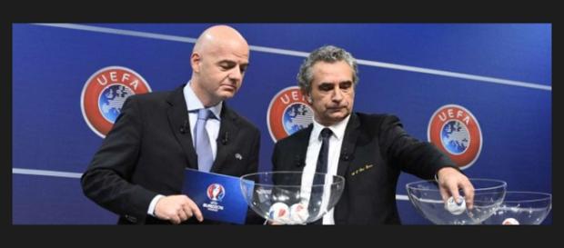 Infantino y Rocheteau durante el sorteo Infantino y Rocheteau durante el sorteo