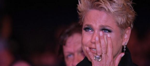 Xuxa se irrita com fãs e desabafa Xuxa se irrita com fãs e desabafa