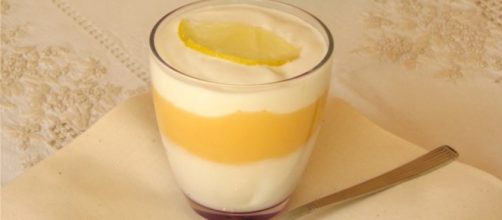 Copa de yogur natural de limón