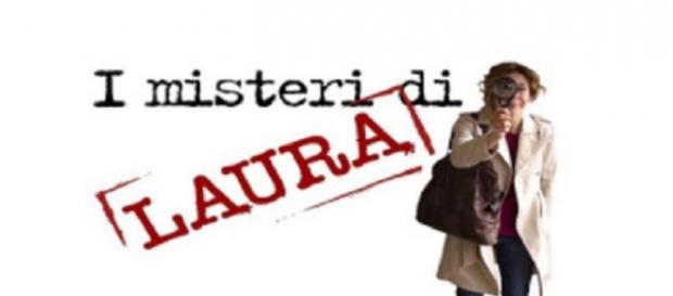 Carlotta Natoli è Laura Moretti Carlotta Natoli è Laura Moretti