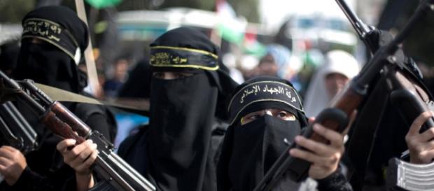 Donne armate dello Stato Islamico Donne armate dello Stato Islamico