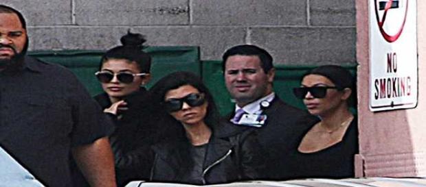 Le sorelle Kardashian in ospedale Le sorelle Kardashian in ospedale
