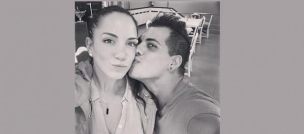 Yerai Adriá posa besando a Samira Yerai Adriá posa besando a Samira