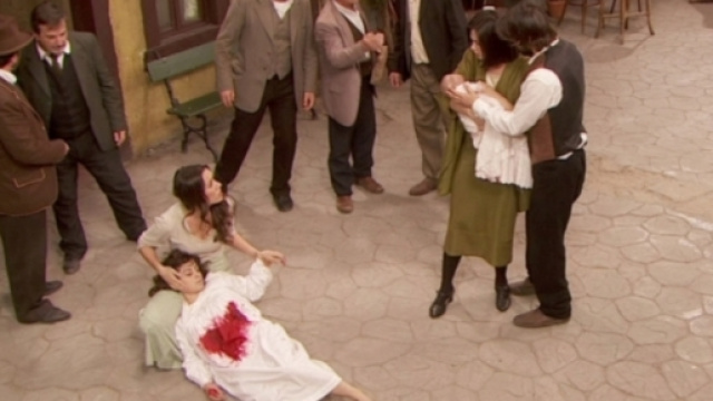 Il Segreto: Candela ferita salva Esperanza