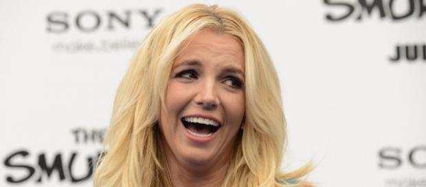 Britney Spears immortalata sulla passerella. Britney Spears immortalata sulla passerella.