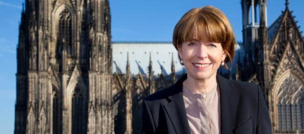 Henriette Reker (58) ist OB-Kandidatin für Köln Henriette Reker (58) ist OB-Kandidatin für Köln