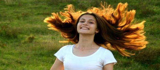 melena al viento, foto pixabay melena al viento, foto pixabay