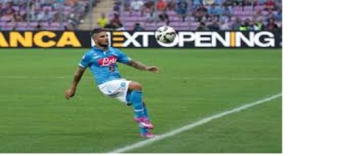 Lorenzo Insigne in campo contro la Fiorentina