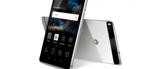 Un'immagine dello smartphone Huawei P8 Lite