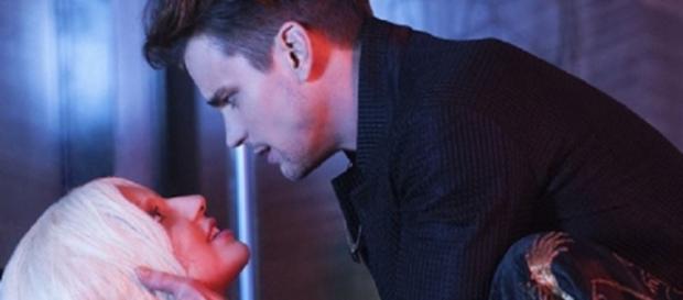 Lady Gaga y Matt Bomer en American Horror Story Lady Gaga y Matt Bomer en American Horror Story