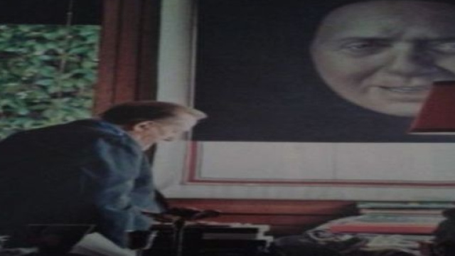 Mike Bongiorno nella sua casa milanese