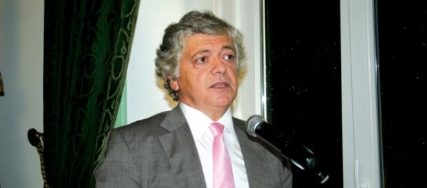 Álvaro Pereira pediu a suspensão do seu mandato. Álvaro Pereira pediu a suspensão do seu mandato.