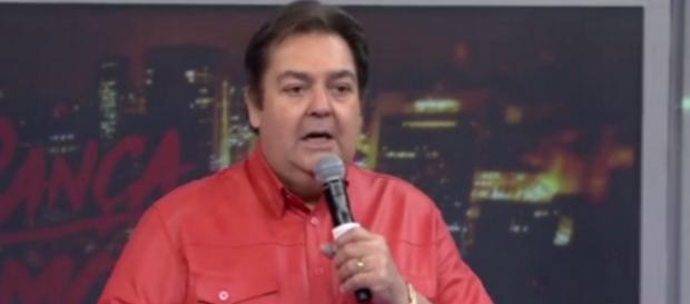 Faustão manda recado para morto ao vivo Faustão manda recado para morto ao vivo