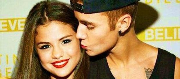 O casal separou-se há praticamente um ano. O casal separou-se há praticamente um ano.