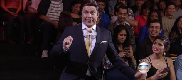 Silvio Santos concorre com ele mesmo Silvio Santos concorre com ele mesmo