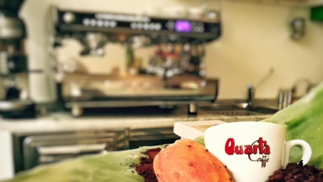 Prodotti tipici pugliesi, caff&egrave; e fichi