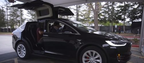 Nuova Tesla Model X: costo e quando in Italia