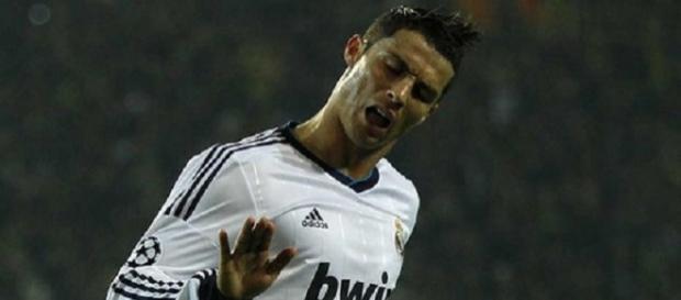 Cristiano Ronaldo celebra su récord de goles Cristiano Ronaldo celebra su récord de goles