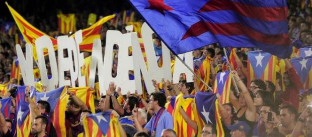 Aficionados "culés" , al grito de independencia. Aficionados "culés" , al grito de independencia.