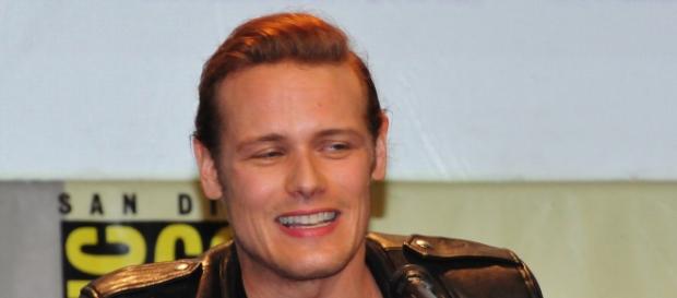 Fans warten auf Kampfszene mit Sam Heughan Fans warten auf Kampfszene mit Sam Heughan