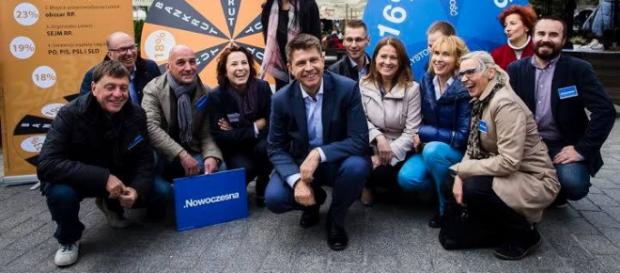 Ryszard Petru w terenie (fot. FB/Nowoczesna) Ryszard Petru w terenie (fot. FB/Nowoczesna)