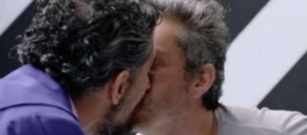 Anjo de 'Além do Tempo' mostra seu lado caliente Anjo de 'Além do Tempo' mostra seu lado caliente