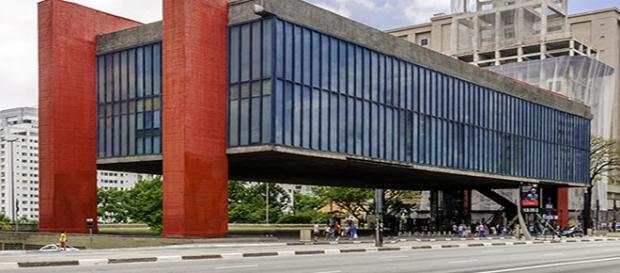 As exibições gratuitas ocorrem no vão do Masp. As exibições gratuitas ocorrem no vão do Masp.