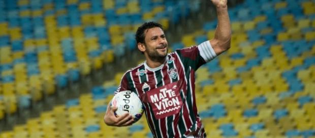 Fred saiu no intervalo machucado Fred saiu no intervalo machucado