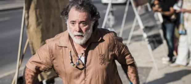 Juliano descobre verdade e denuncia o próprio pai Juliano descobre verdade e denuncia o próprio pai
