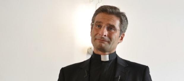 Ksiądz Krzysztof Charamsa suspendowany. Ksiądz Krzysztof Charamsa suspendowany.