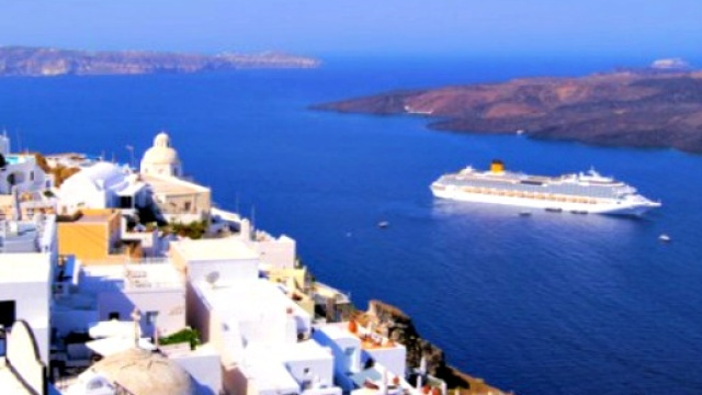 Vista panoramica mozzafiato a Santorini
