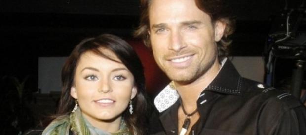 Casal está junto há um ano e um mês Casal está junto há um ano e um mês