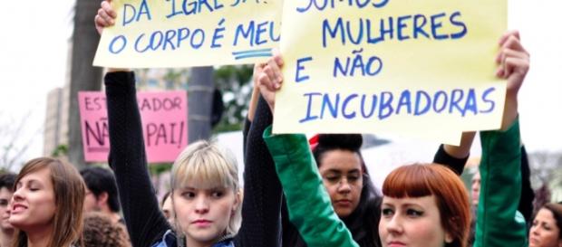 Projeto quer dificultar o aborto no Brasil Projeto quer dificultar o aborto no Brasil