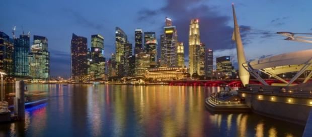 Singapore, tra grattacieli, modernità e cultura. Singapore, tra grattacieli, modernità e cultura.