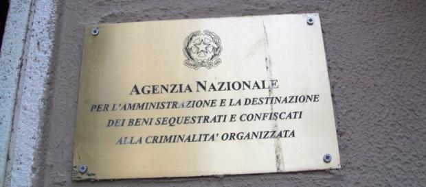 Agenzia Nazionale a Reggio Calabria dal 2010 Agenzia Nazionale a Reggio Calabria dal 2010