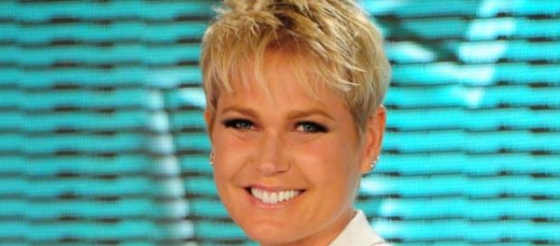 Xuxa sorrindo no intervalo do seu programa! Xuxa sorrindo no intervalo do seu programa!