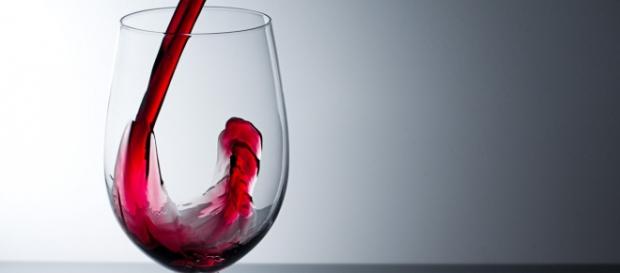 Copa de vino tinto, buena para el corazón Copa de vino tinto, buena para el corazón