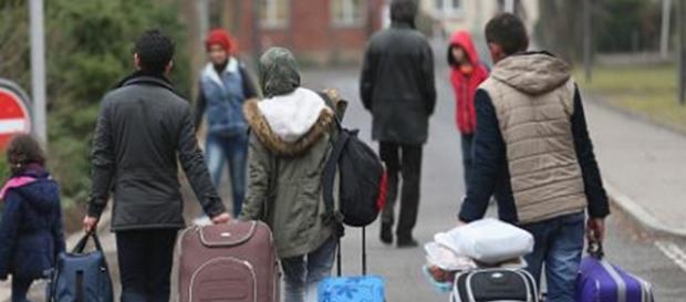 Refugiaţi sau migranţi? Preluare foto digi24.ro Refugiaţi sau migranţi? Preluare foto digi24.ro