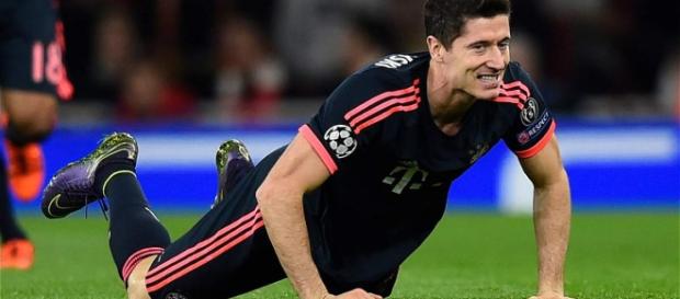 Robert Lewandowski durante un partido con el Bayer Robert Lewandowski durante un partido con el Bayer