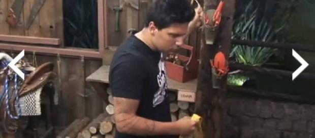 Thiago Servo desiste de 'A Fazenda' Thiago Servo desiste de 'A Fazenda'